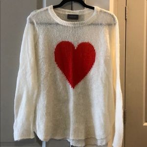 SUPER SOFT knit sweater with Red heart. Size S/M!
